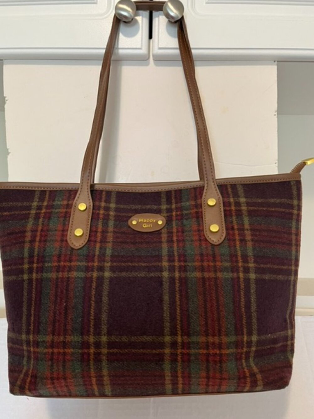 Happy Girl plaid shoulder bag.